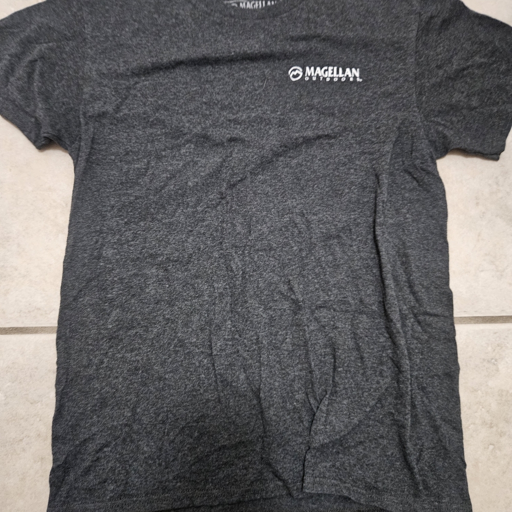 Magellan Outdoors Men's Gray T-Shirt